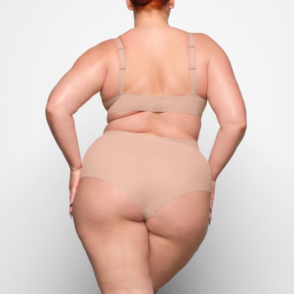 NAKED BOY SHORT | MICA