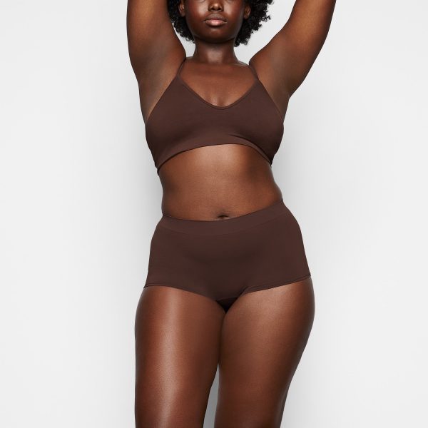 SOFT SMOOTHING SEAMLESS BOY SHORT | COCOA