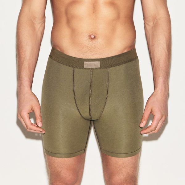 SKIMS COTTON MENS 5′′ BOXER BRIEF | ARMY