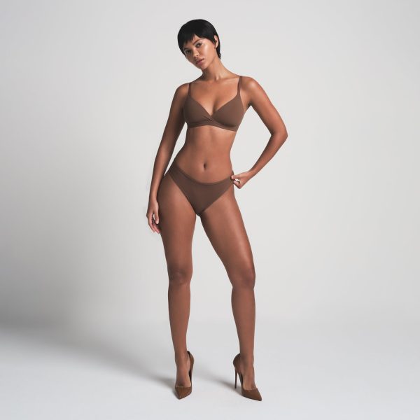 FITS EVERYBODY CROSSOVER BRALETTE | JASPER