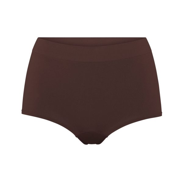SOFT SMOOTHING SEAMLESS BOY SHORT | COCOA