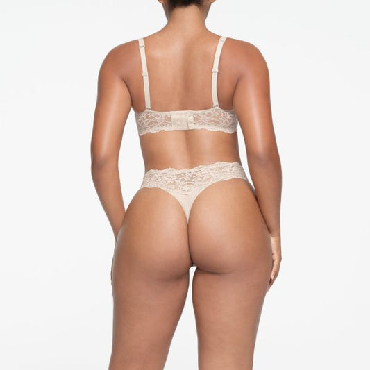 FITS EVERYBODY LACE BALCONETTE BRA | STONE